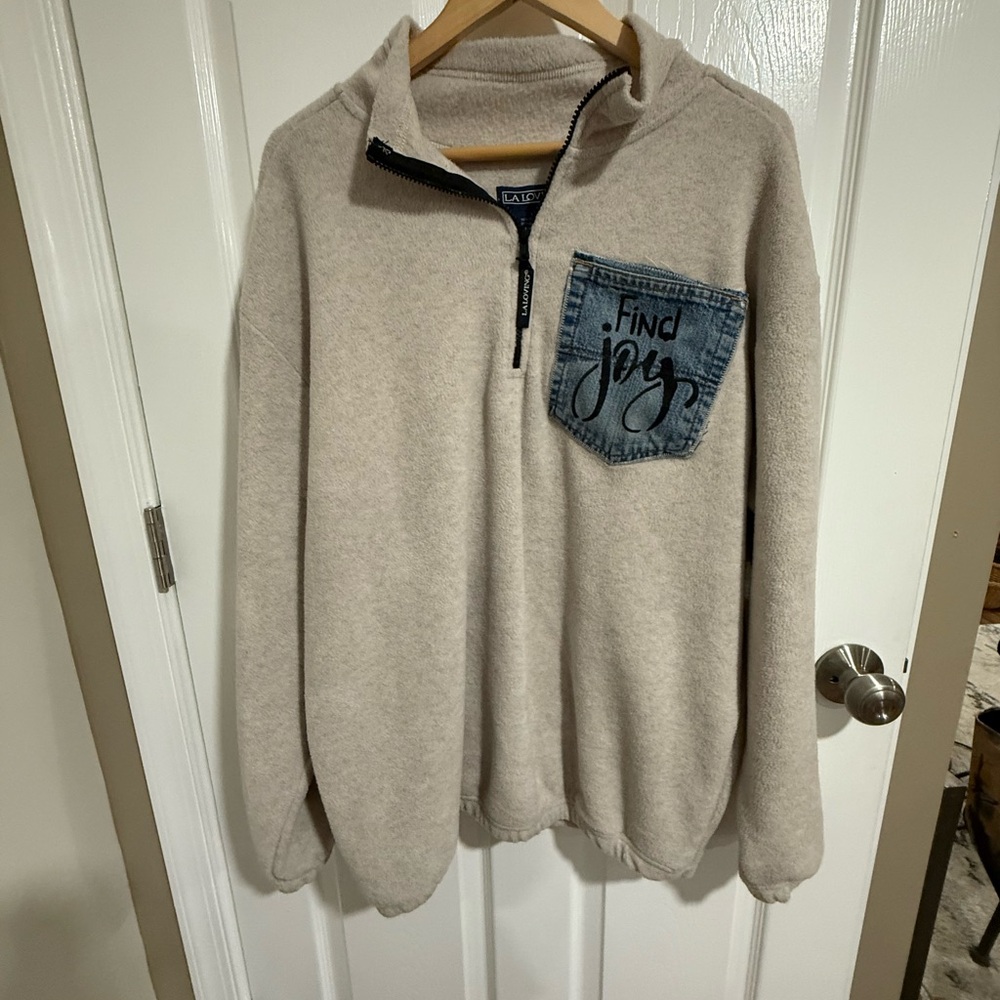 LA Loving off white unisex pullover 
Size L